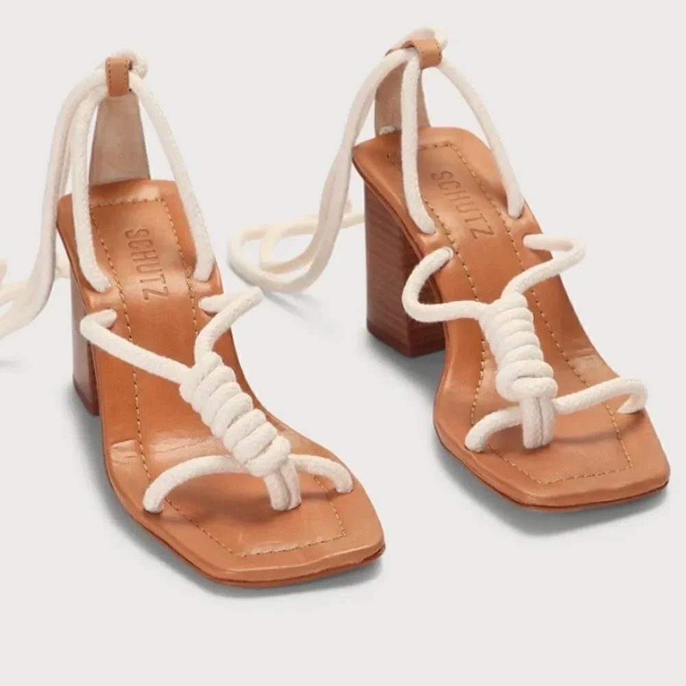 Schutz Angieh New Cream Leather Lace-Up Stacked Heel Sandals in Size 6.5B